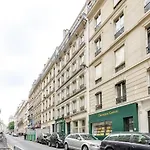 Stay On The Famous Rue Sorbonne By Guestready